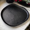 Cristina Oria Bandejas^Bandeja Negra De Aluminio Con Diseño Irregular Mediana