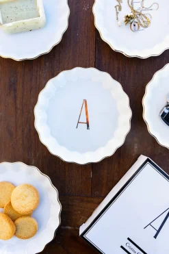 Cristina Oria Menaje Iniciales|Bandejas^Bandejas Con Borde Ondulado Iniciales