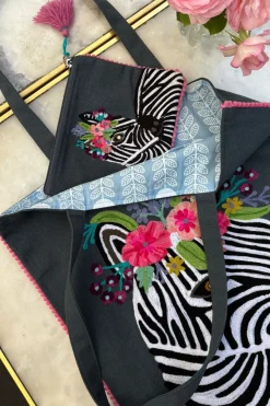 Cristina Oria Bolsos, Bolsas Y Neceseres|Otros Textil^Bolsa Bordada A Mano Con Diseño De Cebra