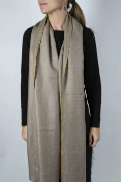 Cristina Oria Bufandas Y Pashminas^Bufanda De Cashmere Tostada Con Bordado Amarillo