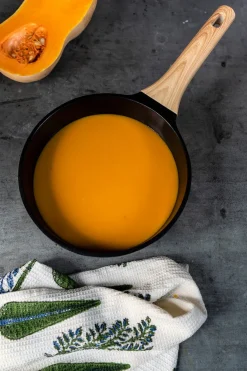 Cristina Oria Sartenes, Ollas Y Cacerolas^Cacerola Negra Con Mango De Madera