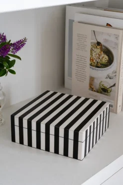 Cristina Oria Piezas Decorativas^Caja Decorativa De Resina Cuadrada Con Diseño De Rayas Blancas Y Negras