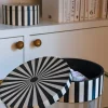 Cristina Oria Piezas Decorativas^Caja Decorativa De Resina Redonda Con Diseño De Rayas Blancas Y Negras Grande