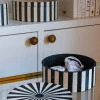 Cristina Oria Piezas Decorativas^Caja Decorativa De Resina Redonda Con Diseño De Rayas Blancas Y Negras Mediana