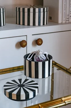 Cristina Oria Piezas Decorativas^Caja Decorativa De Resina Redonda Con Diseño De Rayas Blancas Y Negras Pequeña