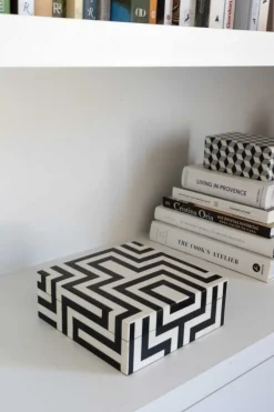 Cristina Oria Piezas Decorativas^Caja Decorativa De Resina Con Diseño De Puzle Blanco Y Negro