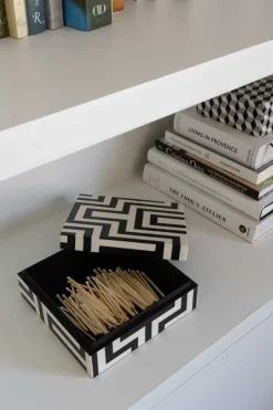 Cristina Oria Piezas Decorativas^Caja Decorativa De Resina Con Diseño De Puzle Blanco Y Negro