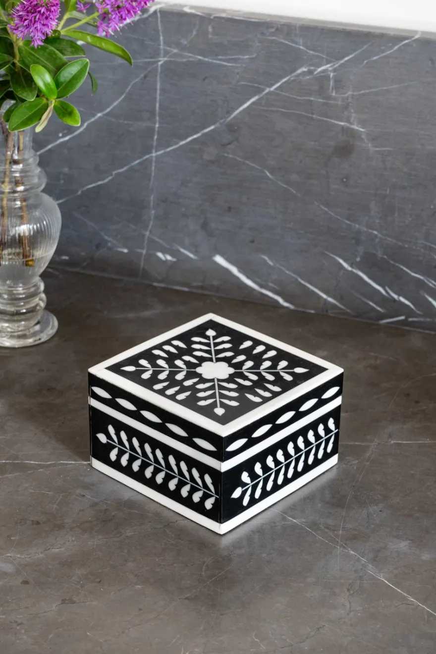 Cristina Oria Piezas Decorativas^Caja Decorativa Mini De Resina Cuadrada Con Diseño De Flores Blancas Y Negras