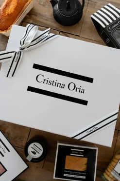 Cristina Oria Packaging Especial|Packaging Especial^Caja Pequeña Co Con Papel De Seda Y Lazo