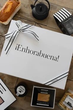 Cristina Oria Cajas Y Bolsas Gourmet|Cajas Y Bolsas Gourmet^Caja Recién Mamá Aperitivo Premium & Vajilla Infantil CO