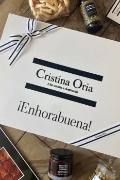 Cristina Oria Cajas Y Bolsas Gourmet|Cajas Y Bolsas Gourmet^Caja Recién Mamá La Favorita Co & Oso Chef