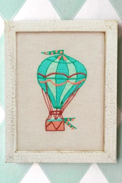 Cristina Oria Cajas Y Bolsas Gourmet|Cajas Y Bolsas Gourmet^Caja Recién Mamá Picoteo & Cuadros Bordados