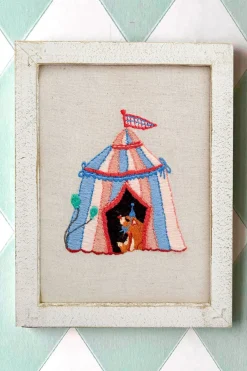 Cristina Oria Cajas Y Bolsas Gourmet|Cajas Y Bolsas Gourmet^Caja Recién Mamá Picoteo & Cuadros Bordados