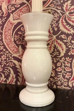 Cristina Oria Candelabros Y Portavelas^Candelabro De Porcelana Aria Con Filo Dorado