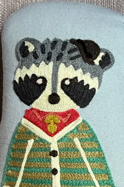 Cristina Oria Minichef^Cojín Bordado Diseño Mapache