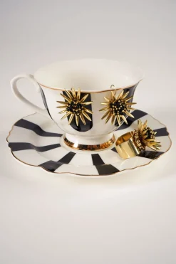 Cristina Oria Joyas Co|Joyas Co^Combinación Anillo & Pendientes Dorados Diseño Girasoles Negros