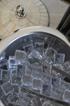 Cristina Oria Cubiteras Y Champaneras^Cubitera De Hueso Con Diseño De Flechas Blancas Y Negras