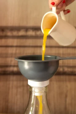 Cristina Oria Gadgets Y Utensilios^Embudo Con Filtro