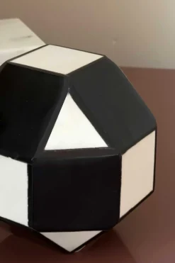 Cristina Oria Piezas Decorativas^Esfera Decorativa De Resina Blanca Y Negra