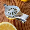 Cristina Oria Gadgets Y Utensilios|Kits De Coctelería^Exprimidor De Limón De Acero