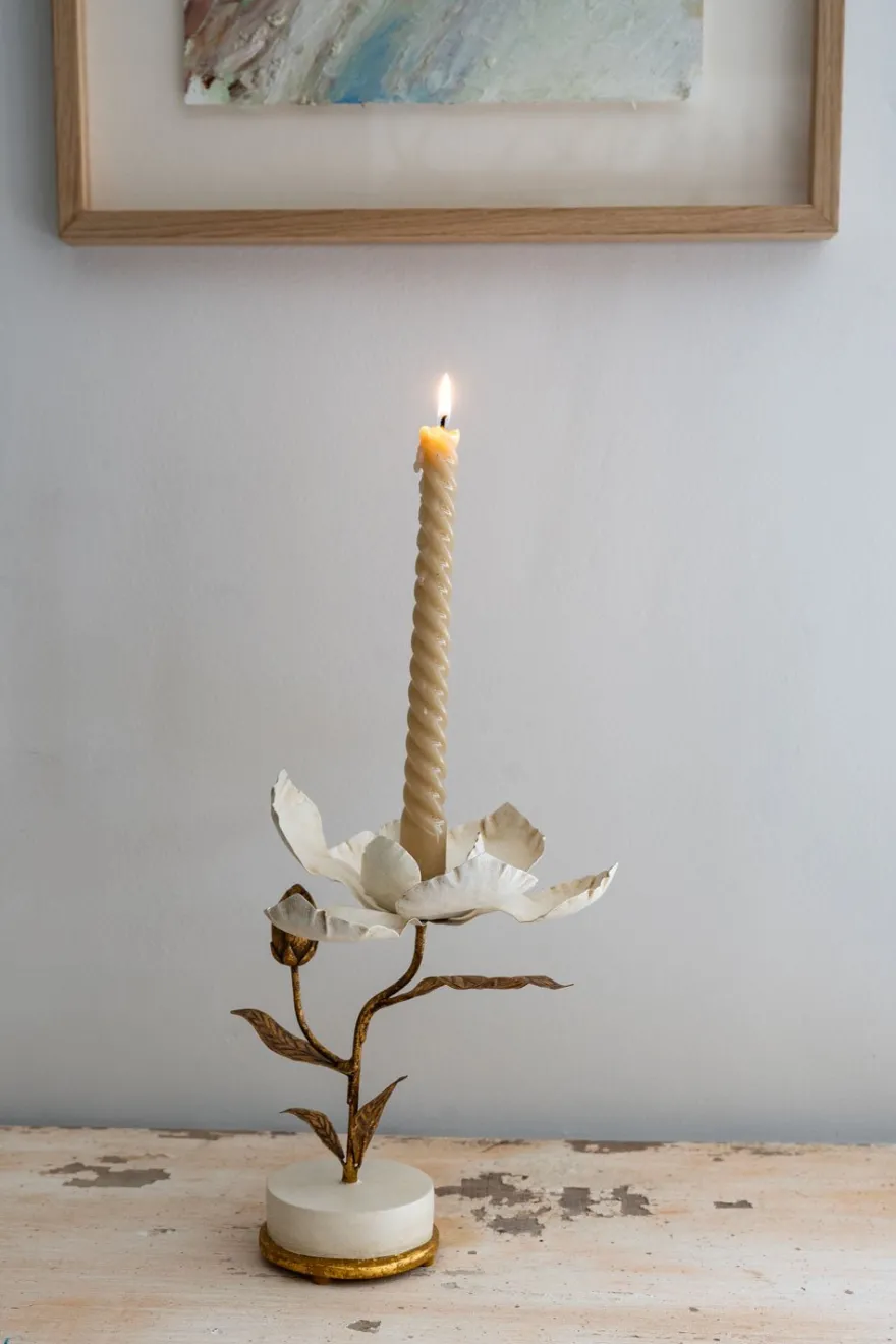 Cristina Oria Piezas Decorativas|Candelabros Y Portavelas^Flor Decorativa Dorada Y Blanca Diseño Magnolia
