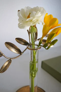 Cristina Oria Jarrones, Floreros Y Maceteros^Florero De Metal Dorado Con Diseño De Planta