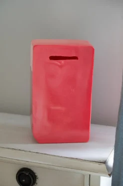 Cristina Oria Minichef^Hucha De Resina Con Diseño De Game Boy