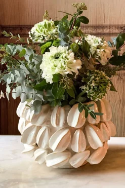 Cristina Oria Jarrones, Floreros Y Maceteros^Jarrón Blanco Con Diseño De Carambolas En Relieve