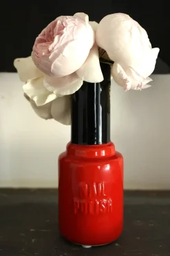 Cristina Oria Jarrones, Floreros Y Maceteros^Jarrón Con Forma De Pintauñas Rojo