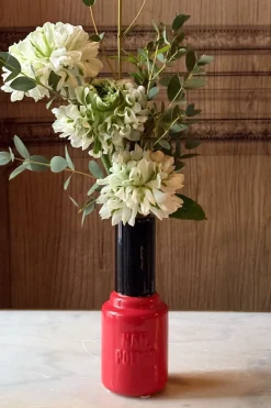 Cristina Oria Jarrones, Floreros Y Maceteros^Jarrón Con Forma De Pintauñas Rojo