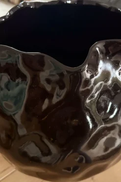 Cristina Oria Jarrones, Floreros Y Maceteros^Jarrón De Cerámica Con Diseño Irregular Negro Brillante