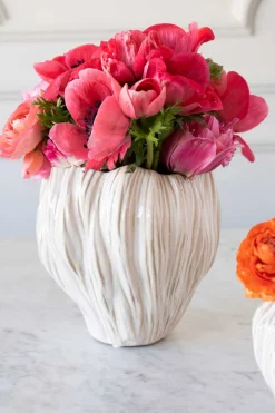 Cristina Oria Jarrones, Floreros Y Maceteros^Jarrón Mediano Irregular Con Diseño De Duna Crema