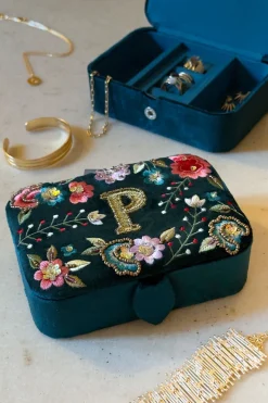 Cristina Oria Joyeros, Carteras Y Fundas^Joyeros De Terciopelo Con Iniciales Y Flores Bordadas