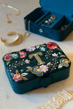 Cristina Oria Joyeros, Carteras Y Fundas^Joyeros De Terciopelo Con Iniciales Y Flores Bordadas