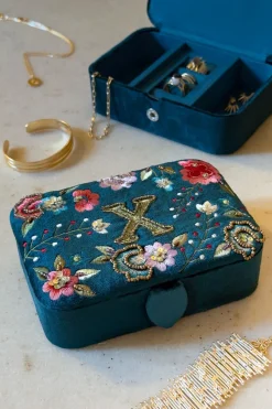 Cristina Oria Joyeros, Carteras Y Fundas^Joyeros De Terciopelo Con Iniciales Y Flores Bordadas