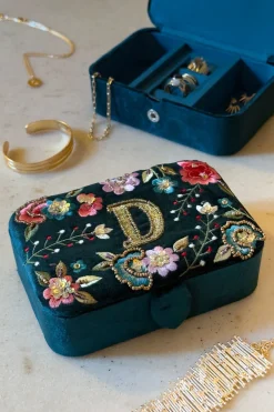 Cristina Oria Joyeros, Carteras Y Fundas^Joyeros De Terciopelo Con Iniciales Y Flores Bordadas