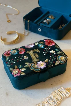 Cristina Oria Joyeros, Carteras Y Fundas^Joyeros De Terciopelo Con Iniciales Y Flores Bordadas