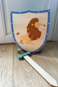 Cristina Oria Minichef^Juego Escudo Y Espada De Madera