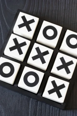 Cristina Oria Juegos De Mesa^Juego Tres En Raya De Resina Blanco Y Negro