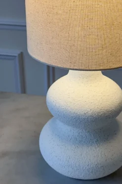 Cristina Oria Lámparas^Lámpara De Mesa De Cerámica Crema Con Pantalla De Lino