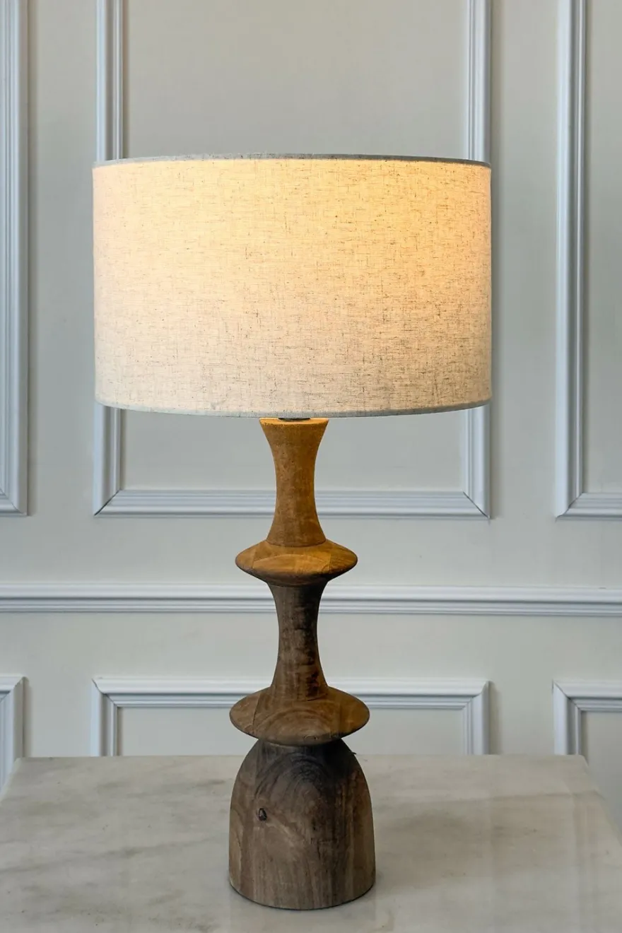 Cristina Oria Lámparas^Lámpara De Mesa De Madera Con Pantalla De Lino