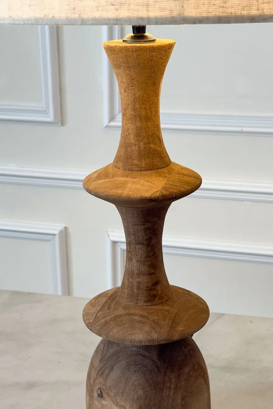 Cristina Oria Lámparas^Lámpara De Mesa De Madera Con Pantalla De Lino