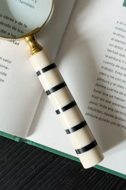 Cristina Oria Piezas Decorativas^Lupa Con Mango Blanco Y Rayas Negras