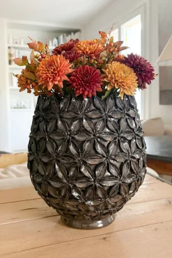 Cristina Oria Jarrones, Floreros Y Maceteros^Macetero De Cerámica Marrón Con Diseño De Flores En Relieve