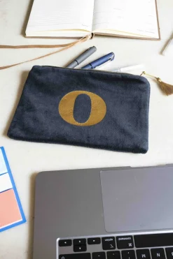 Cristina Oria Joyeros, Carteras Y Fundas|Bolsos, Bolsas Y Neceseres^Neceseres De Terciopelo Negro Con Iniciales Doradas