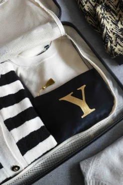 Cristina Oria Joyeros, Carteras Y Fundas|Bolsos, Bolsas Y Neceseres^Neceseres De Terciopelo Negro Con Iniciales Doradas