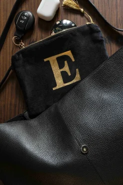 Cristina Oria Joyeros, Carteras Y Fundas|Bolsos, Bolsas Y Neceseres^Neceseres De Terciopelo Negro Con Iniciales Doradas