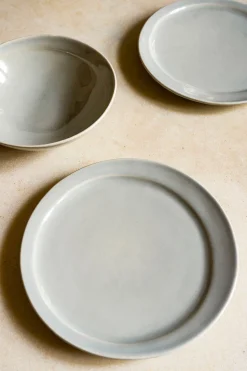 Cristina Oria Platos Y Bajoplatos^Plato De Postre De Gres Con Diseño Irregular