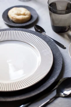 Cristina Oria Platos Y Bajoplatos^Plato Llano Blanco Y Gris