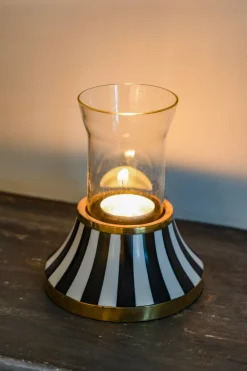 Cristina Oria Candelabros Y Portavelas^Portavelas De Resina Con Diseño De Rayas Blancas Y Negras Bajo Grande
